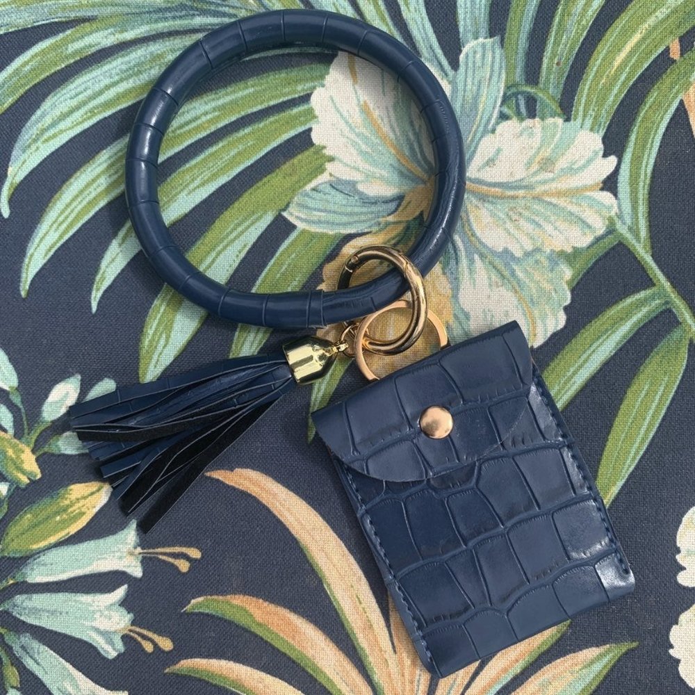Wristlet Bangle Keychain Card Holder Tassel - Picture 1 of 4